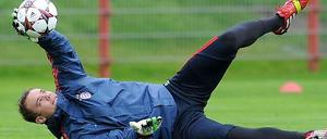 Den greif ich mir. Manuel Neuer kehrt mit dem FC Bayern nach Schalke zurück.