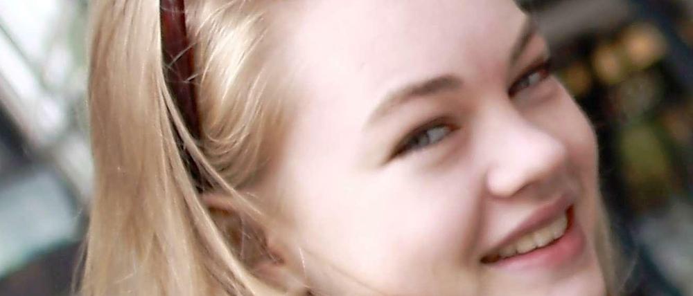 Die Autorin Nora Tschepe-Wiesinger ist freie Mitarbeiterin des Tagesspiegel und des Zehlendorf Blog, dem Online-Magazin aus dem Südwesten. Sie studiert zurzeit in Hannover.