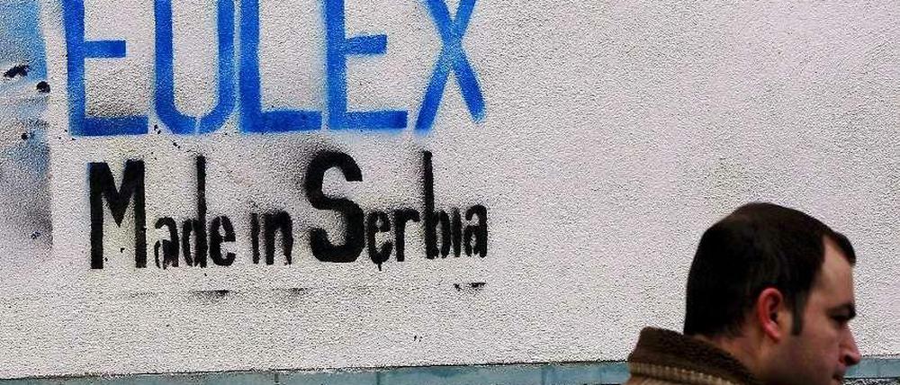 Die EU Polizei- und Justizmission ist nicht überall beliebt. Die Hintergründe des Attentats sind immer noch ungeklärt.