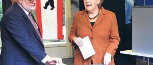 Merkels Stimme. Wahlvorstand Rüdiger Reich entgeht nichts.