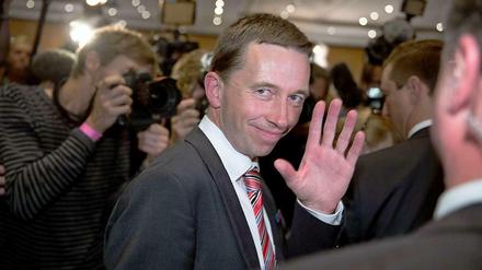 Der Spitzenkandidat der AfD, Bernd Lucke, nach den ersten Hochrechnungen am Wahlabend. 