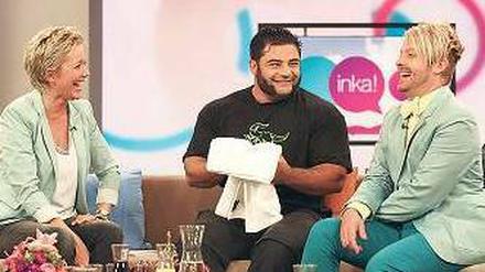 Lächelt nicht pausenlos. Moderatorin Inka Bause, hier mit ihren Gästen Patrick Baboumian und Ross Antony (r.), setzt auf einen Mix aus Magazin und Personality-Show. 