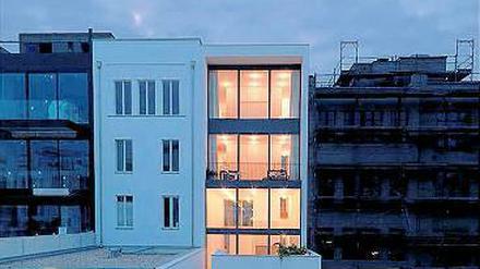 Bis zu 15 000 Euro pro Quadratmeter. Bei Neubauten werden immer höhere Preise erzielt. Ein Beispiel: Das Chipperfield-Townhouse nahe dem Gendarmenmarkt.