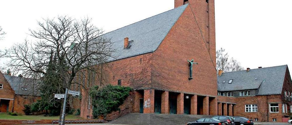 Die Jesus-Christus-Kirche in Dahlem. Weltweit bekannt wurde die Kirche vor allem als Aufnahmestudio für Klassik-CDs