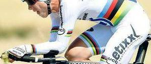 Der Regenbogen bleibt ihm treu. Tony Martin, hier im Trikot des Weltmeisters bei der Vuelta, war in Florenz erneut nicht zu schlagen. Foto: dpa