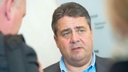 Großes im Sinn. Sigmar Gabriel sucht den richtigen Moment. Ein Fehler – und er ist weg. 