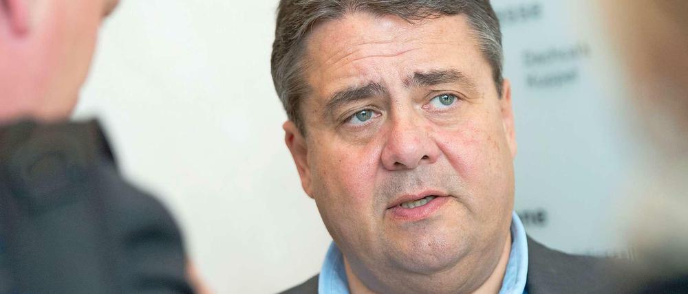 Großes im Sinn. Sigmar Gabriel sucht den richtigen Moment. Ein Fehler – und er ist weg. 