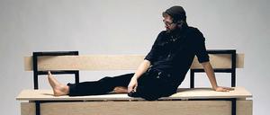 Über Stauraum unter der Sitzfläche verfügt „Slagbaenk“ des Dänen Rasmus B. Fex (Prototyp).