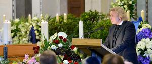 Die letzten Worte der Trauerfeier hielt Entertainer Thomas Gottschalk.