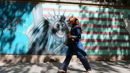 Verblasst die Geschichte? Ein anti-amerikanisches Graffiti vor der ehemaligen US-Botschaft in Teheran ist stiller Zeuge der angespannten Vergangenheit