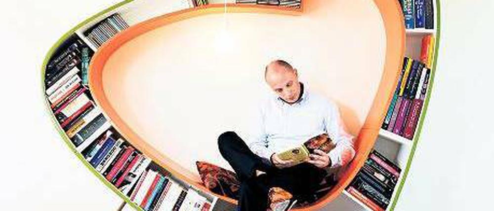 Der "Boekenworm" von Anne Harmsen und Paul Schrijen sagt langweiligen Bücherregalen den Kampf an.