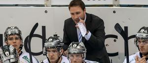 Bisher läuft es unter dem neuen Trainer Jeff Tomlinson für die Eisbären noch nicht meisterlich.