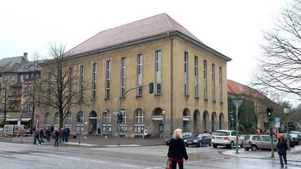 Teure Träume. Das Rathaus Zehlendorf sollte das Klima schonen.