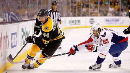 Deutsche Wertarbeit: Bruins-Verteidiger Dennis Seidenberg (l.).