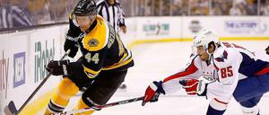 Deutsche Wertarbeit: Bruins-Verteidiger Dennis Seidenberg (l.).