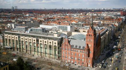 Steglitz: Das 1898 von den Architekten Reinhardt & Süßenguth im Stil der Neogotik errichtete Rathaus an der Schloßstraße beherbergt Teile der Verwaltung.