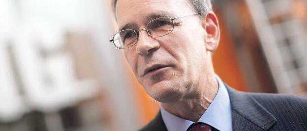 Albrecht Hornbach (58), Diplom-Bauingenieur, arbeitete zunächst in einem Ingenieurbüro, bis er 1991 in das Unternehmen seines Vaters eintrat. 1998 stieg er zum Vorstandsvorsitzenden der Hornbach Baumarkt AG auf, seit 2001 führt er die übergeordnete Holding. Hornbach ist verheiratet und hat vier Kinder.