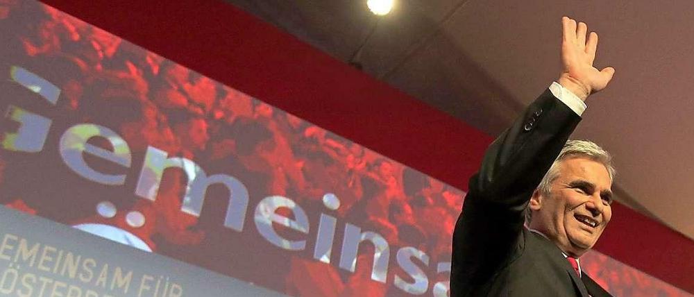 Österreichs Kanzler Werner Faymann siegt - verliert aber drei Prozent.