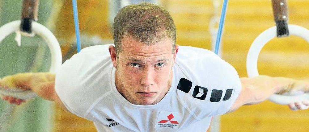 Der Turner Fabian Hambüchen an den Ringen.