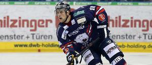 Shawn Lalonde traf für die Eisbären, musste im zweiten Drittel nach einer Schlägerei aber vom Eis.