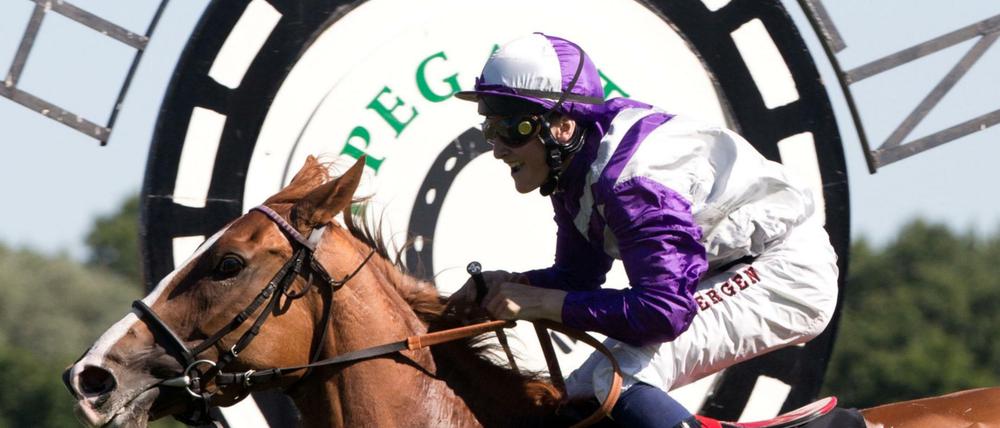Am Donnerstag findet der Preis der deutschen Einheit beim Galopprennbahn Hoppegarten statt.