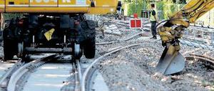 Der Bagger hat Vorfahrt. Die S-Bahn macht in den Ferien auf vielen Strecken mal wieder eine Bauarbeiter-Pause.