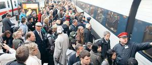 Aufschlag. Die Kunden der Deutschen Bahn mussten in diesem jahr viel ertragen. Foto: picture alliance/dpa