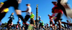 Jetzt aber schnell - wenn es noch für eine Medaille reichen soll. Die nämlich gab es beim Berlin-Marathon nicht für alle Läufer.