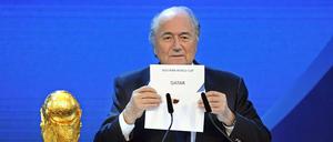 Verfluchte Zettelwirtschaft. Blatter hat am Votum für Katar keine Freude mehr.