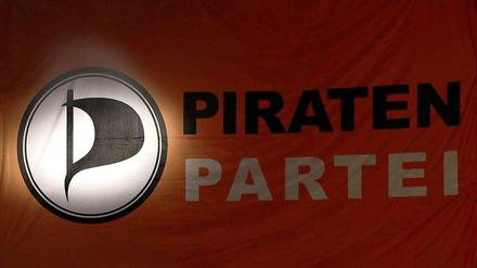 Die Piraten streiten um die Spenden von Abgeordneten an die Partei.