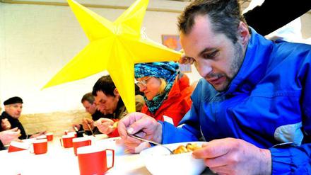 Sterne der Hoffnung. Leser des Tagesspiegels finanzierten schon die Suppenküche der Malteser in Charlottenburg.