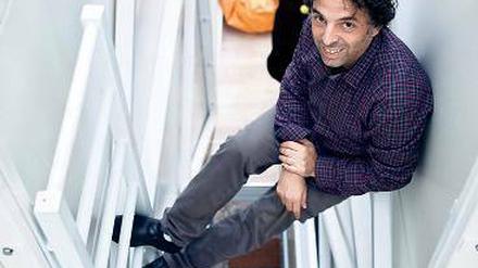 Etgar Keret im Mini-Haus.