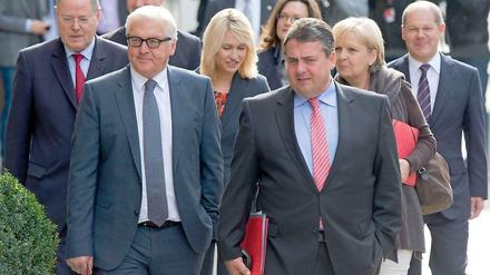 Mögliche Finanzminister? SPD-Fraktionschef Frank-Walter Steinmeier und SPD-Parteichef Sigmar Gabriel (von links).