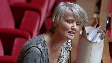 Schockiert. Véronique Massonneau in der Nationalversammlung. 