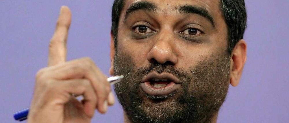 Greenpeace-Chef Kumi Naidoo hat einen offenen Brief an den russischen Präsidenten Wladimir Putin geschrieben, in dem er ihm anbietet, nach Russland zu kommen, bis das Verfahren gegen die "Arctic 30" abgeschlossen ist, wenn diese so lange gegen Kaution freikommen. 