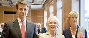 Platz 10 und 9Zu den zehn reichsten Deutschen zählen Stefan Quandt und seine Mutter Johanna. Ihr geschätztes Vermögen stieg von 6,3 auf 6,75 Milliarden Euro. Das Vermögen geht zu großen Teilen auf ihren Mann Herbert Quandt zurück. Stefan Quandt ist ebenso Aktionär der BMW AG wie seine Mutter. Vermögen: 7,2 Milliarden Euro (2012: 6,6 Milliarden Euro). Rechts im Bild: seine Schwester Susanne Klatten. 