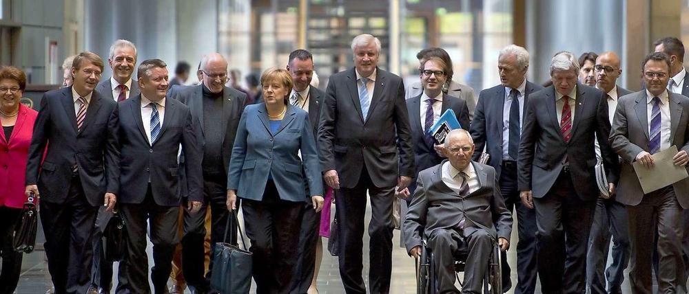 Da ist sie wieder, die Walze der Union, die zu den Sondierungsgesprächen anrollt. Dabei könnte die Flüchtlingspolitik für Zündstoff sorgen.