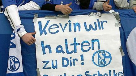 Wir sind alle Kevins: Schalker Fans solidarisierten sich mit ihrem damaligen Spieler Kevin Kuranyi.