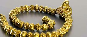 Glanz des Goldes. Halskette mit Widderkopf, Griechenland 600-550 vor Christus, Antikensammlung.