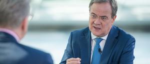 Armin Laschet (rechts) bei Theo Koll in „Berlin direkt“.