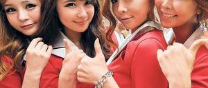 Fast alle Koreanerinnen haben das gleiche Schönheitsideal. Viele lassen sich ihr Gesicht modellieren. Foto: Roslan Rahman/AFP