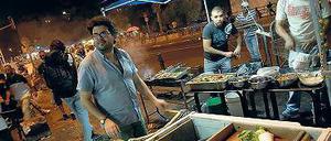Chaddad verteilt Salat in Jerusalem.