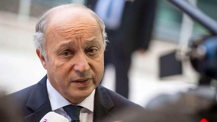 Frankreichs Außenminister Laurent Fabius: Frankreich hat wegen der Bespitzelung von französischen Bürgern durch die NSA den amerikanischen Botschafter einbestellt. 