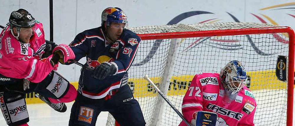 Im Blickpunkt. Eisbären-Torhüter Rob Zepp bekam in München jede Menge Schüsse auf seinen Kasten.