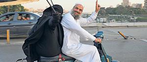 Salafisten feiern den Wahlsieg Mursis. Die Fotografin Katharina Eglau begleitet die Umbrüche in Ägypten seit 2008. 