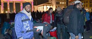 Am Samstagabend packen die protestierenden Flüchtlinge und ihre Unterstützer zusammen. Der Hungerstreik wurde abgebrochen.