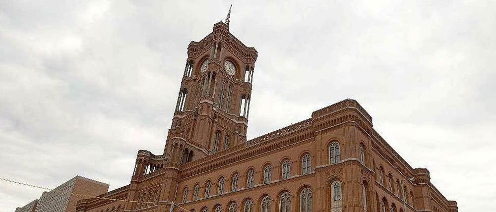 im Roten Rathaus tagt der Senat - wäre Berlin kein Land mehr hieße es "Stadtrat".