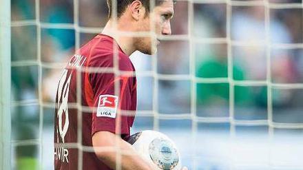 Ungewohnte Übung. Viermal mussten die Hannoveraner den Ball aus dem Tor holen.