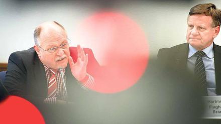 Das war’s. Diese beiden Herren, Horst Amann und Hartmut Mehdorn, müssen künftig nicht mehr gemeinsam daran arbeiten, dass der Flughafen BER möglichst bald eröffnet wird. Foto: dpa