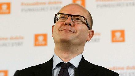 Der CSSD-Chef Bohuslav Sobotka kann sich mit dem Wahlergebnis zwar erst einmal freuen. Die anvisierte Minderheitsregierung muss er jedoch vergessen. 